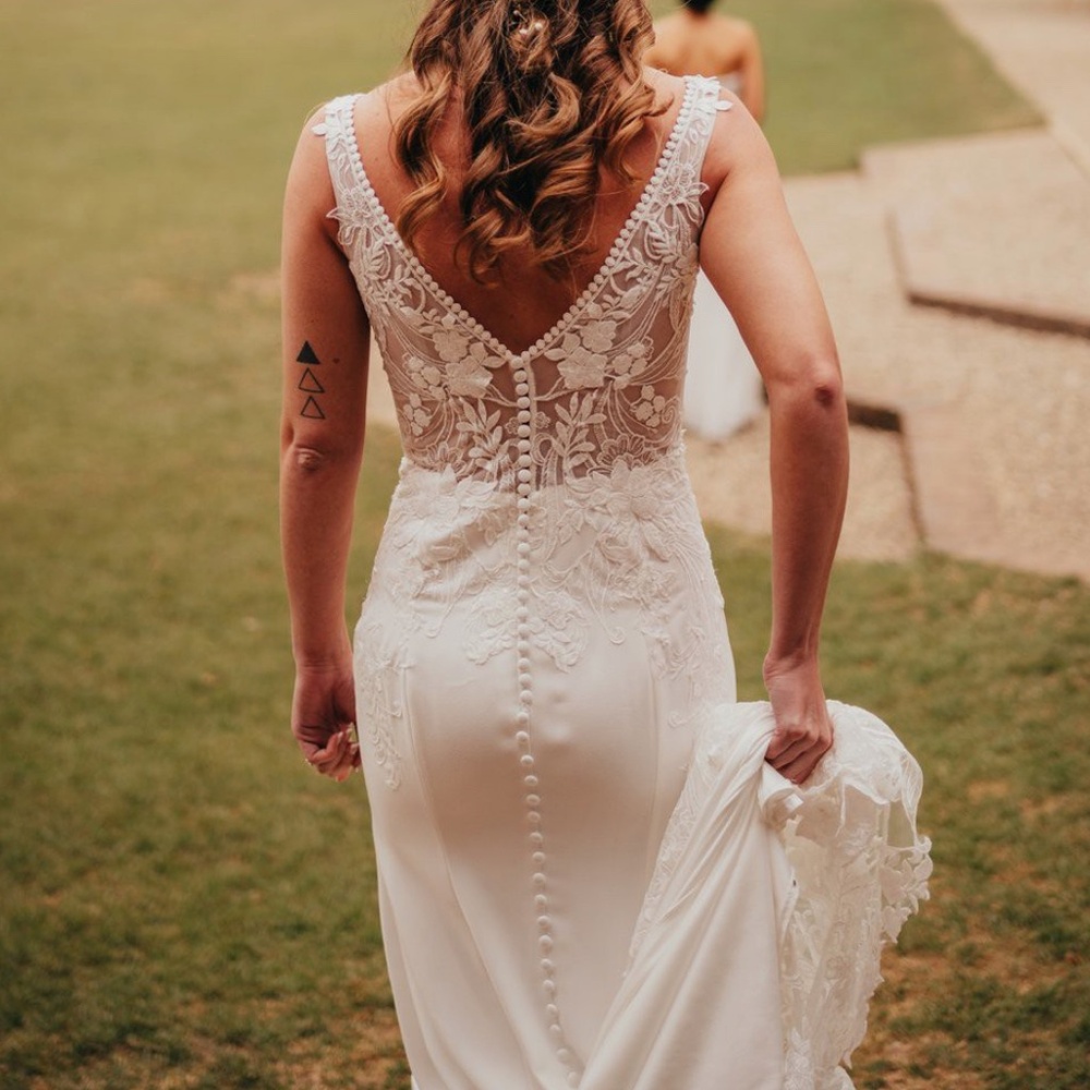 Private Label Wedding Dress • Size US 6 • Ivory/Nude Bodice/Ivory Skirt • 2025